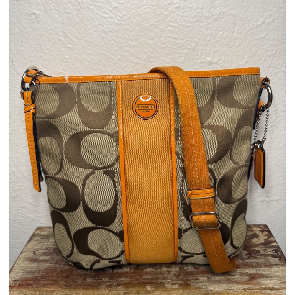 Vtg Coach Signature Canvas Crossbody Shoulder Bag With Matching Wallet F21905 - Picture 2 of 11
